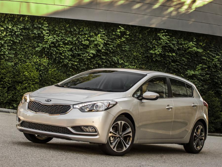  Kia Cerato Hatchback 2013 года  (фото 2 из 14)